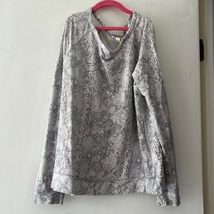Soft Joie snake print light sweatshirt